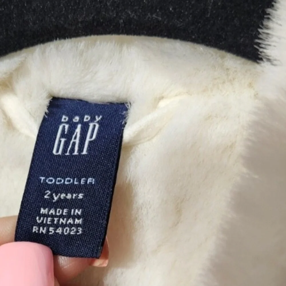 Gap Vest Toddler 2 White Faux Fur‎ Winter Warm Layering Dressy Family Pictures